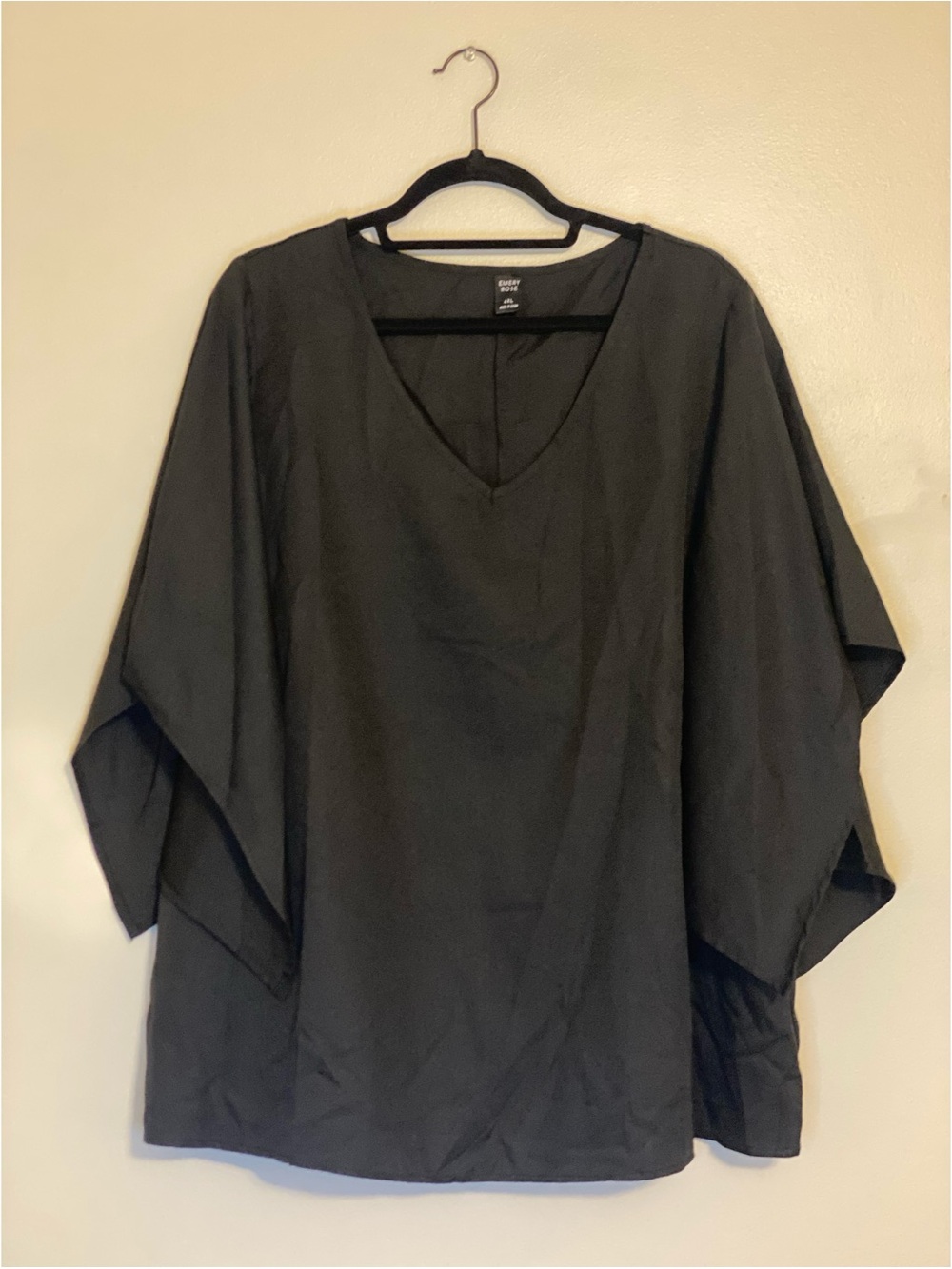 Plus Size Women's Black V-Neck Dolman Sleeve Blouse